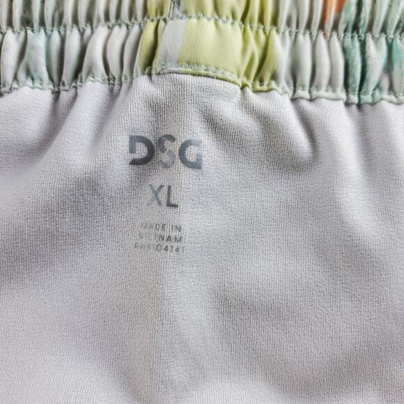 DSG Womens Size XL Mid Rise‎ Stride Run Short Lined Torn Camo Multi New - Picture 3 of 5